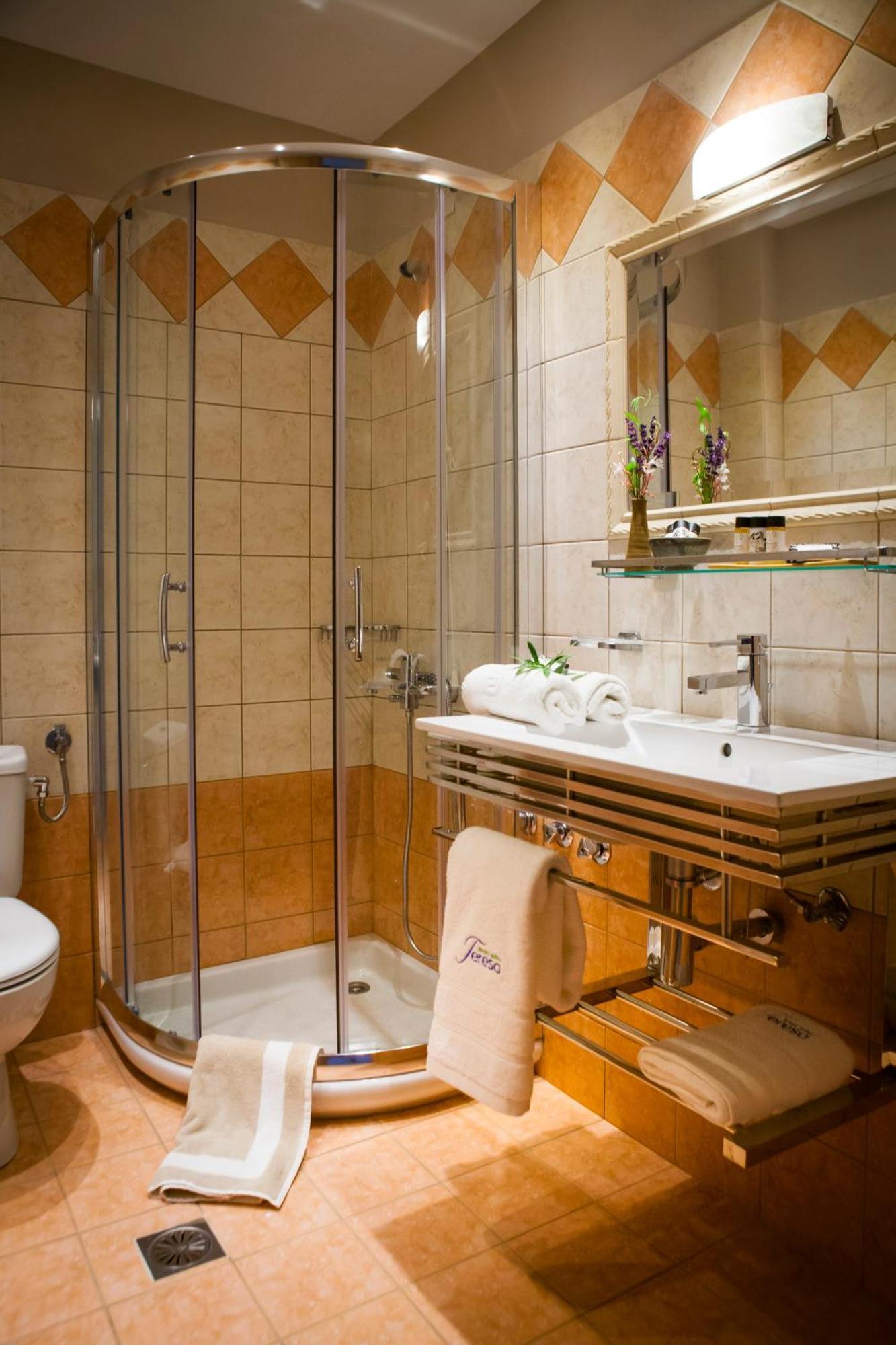 Teresa Luxury